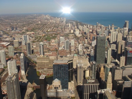 シアーズタワーから望むシカゴ市内の風景