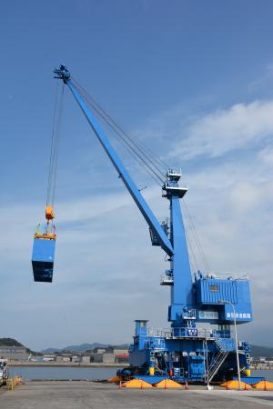 新居浜港コンテナクレーンの供用開始について 新居浜市ホームページ