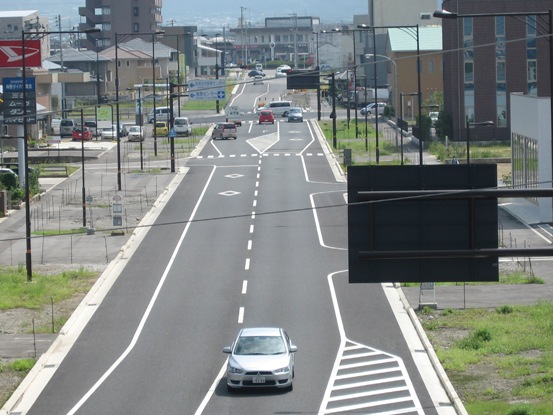 仮の歩道が整備された写真です