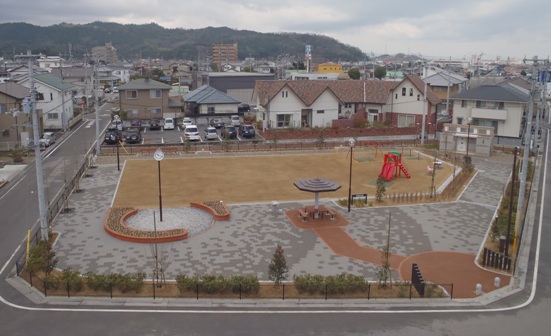 駅前西公園の全景写真