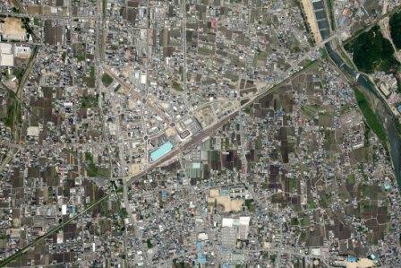 平成23年5月31日に撮影した駅周辺の航空写真です