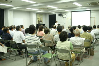 高津公民館で開催されたまちづくり校区集会の写真です。