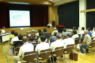 別子山公民館で開催されたまちづくり校区集会の写真です。