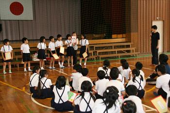 新居浜小学校での環境学習の様子