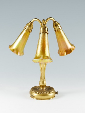 三輪のリリィの金色ランプ　作品画像