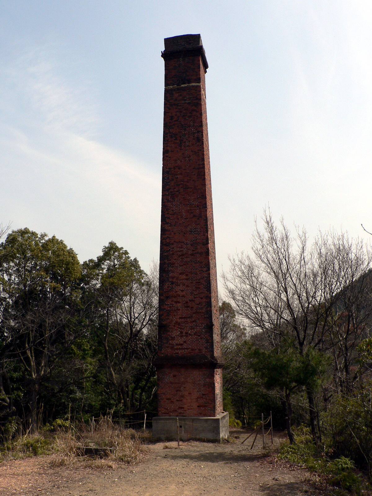 旧山根製錬所煙突の写真です