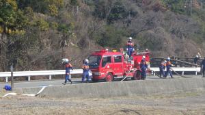 ホースの延長をしている様子