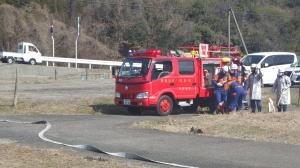 資機材を取り出している様子