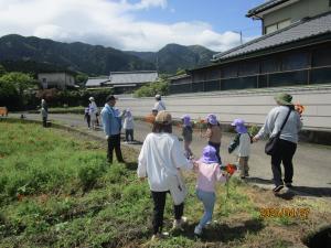 保育園へ帰るところ